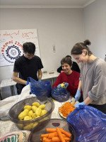 ვიზიტი ,,თხილის გულში''