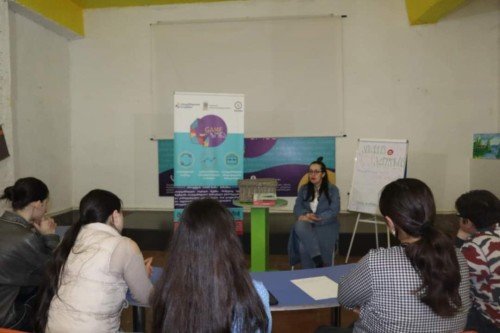 პროექტის ერთ-ერთი შეხვედრა ქართული ენისა და ლიტერატურის მასწავლებელთან