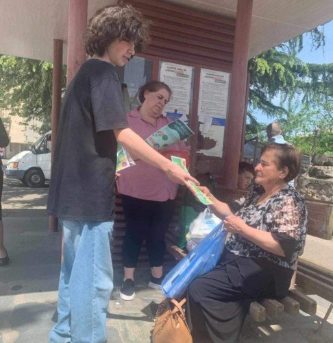 გარემოსდაცვითი პოსტერების დარიგება ბაღდათის მუნიციპალიტეტის მიმდებარე ტერიტორიებზე