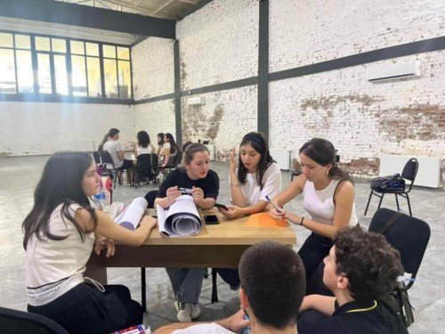 პროექტების წერის შესახებ გუნდური სამუშაოები