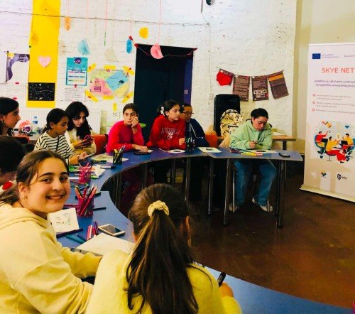 ერთ-ერთი შეხვედრის ამსახველი ფოტო